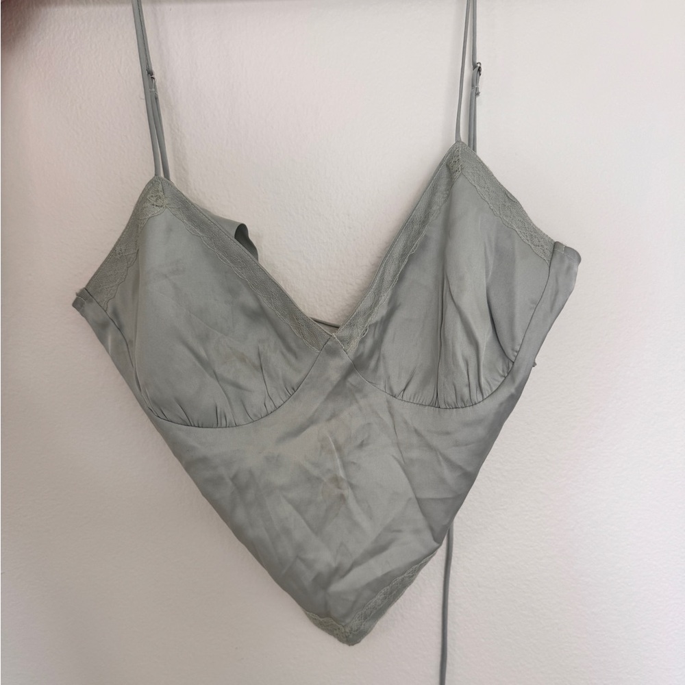 Backless crop top
